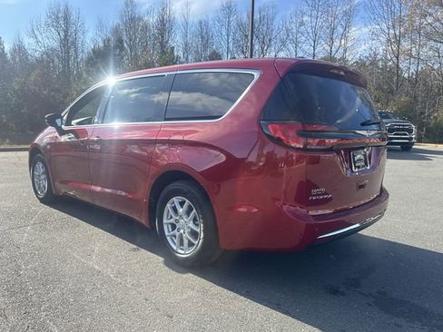New 2026 Chrysler Pacifica Select FWD image 11