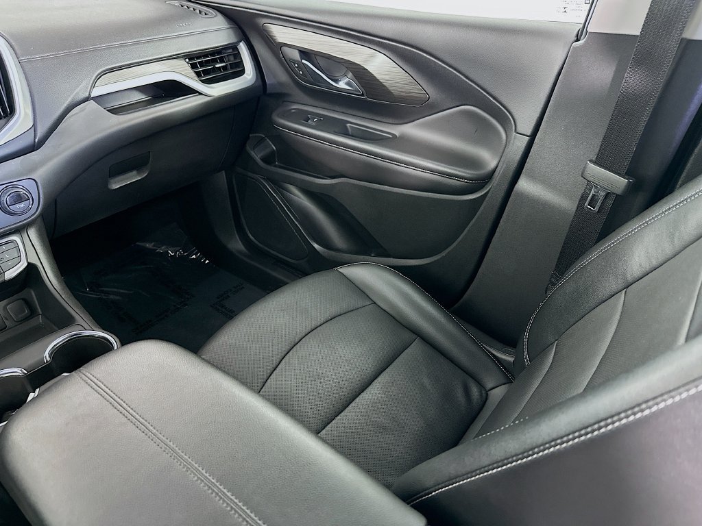 Used 2024 GMC Terrain SLT FWD image 30