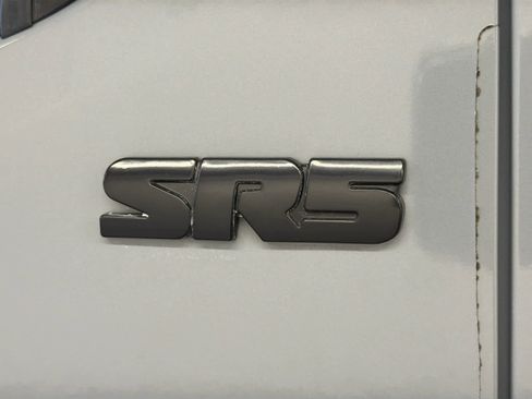 Used 2019 Toyota Tacoma SR5 image 9