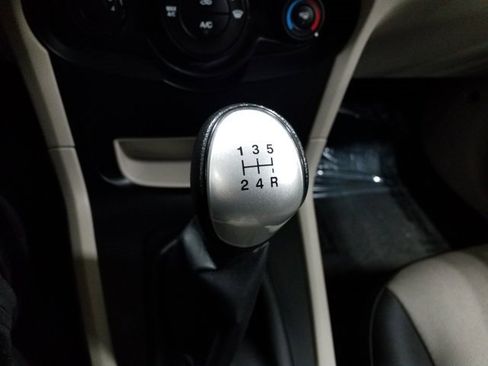 Used 2012 Ford Fiesta S image 7