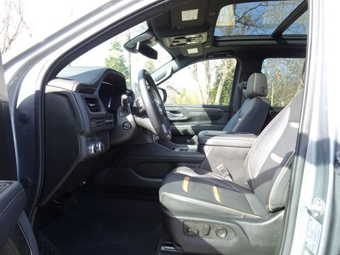 Used 2023 GMC Yukon XL AT4 w/ AT4 Premium Package image 2