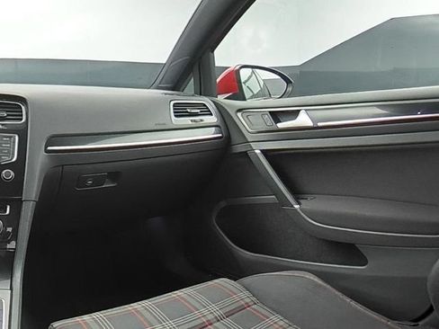 Used 2016 Volkswagen Golf 4-Door FWD image 24