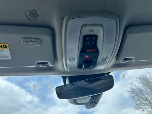 Used 2017 Volvo XC60 T6 Dynamic w/ Preferred Option Package image 28