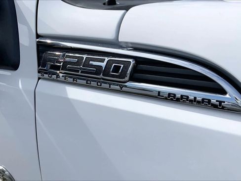 Used 2015 Ford F250 Lariat w/ Chrome Package image 9