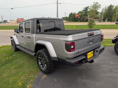 Used 2020 Jeep Gladiator Overland w/ Dual Top Group AWD/4WD image 6