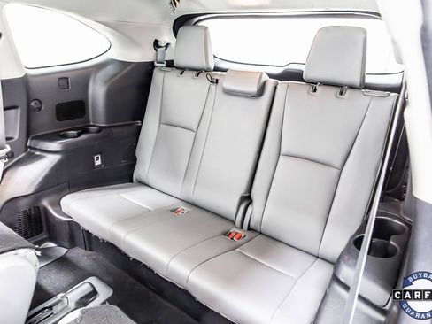 Used 2023 Toyota Highlander Platinum image 34