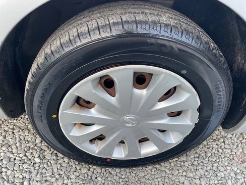 Used 2018 Nissan Versa SV FWD image 28