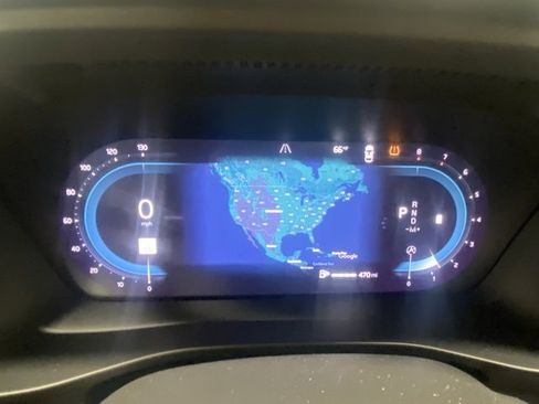 Certified 2025 Volvo XC40 B5 Plus image 16