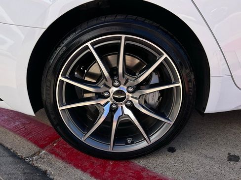 Used 2025 Genesis G70 2.5T image 9