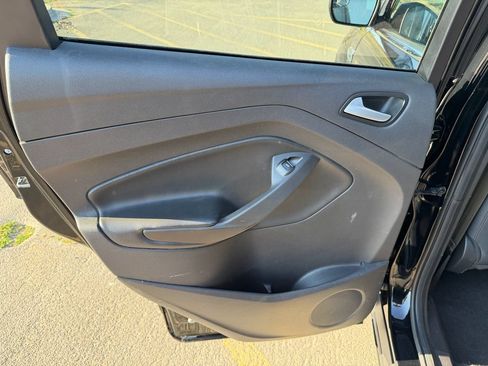 Used 2017 Ford Escape SE AWD/4WD image 15