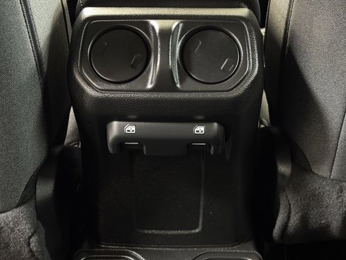 Used 2024 Jeep Gladiator Sport image 18