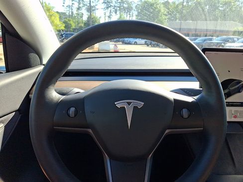 Used 2021 Tesla Model Y Long Range AWD/4WD image 20
