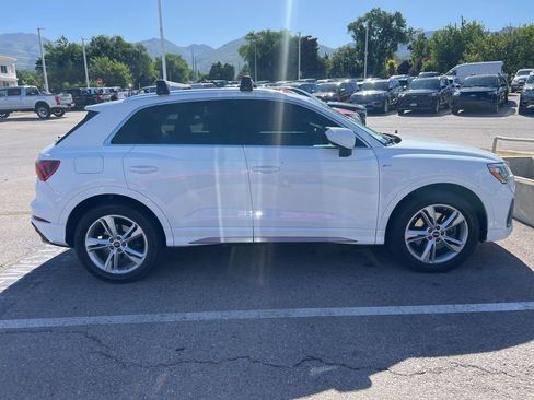 Used 2021 Audi Q3 2.0T Premium w/ Convenience Package AWD/4WD image 4