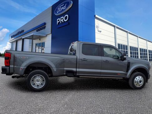 New 2025 Ford F450 Platinum image 27