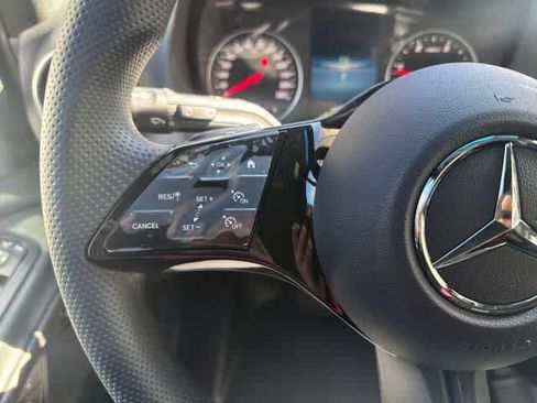 Used 2025 Mercedes-Benz Sprinter 2500 image 22