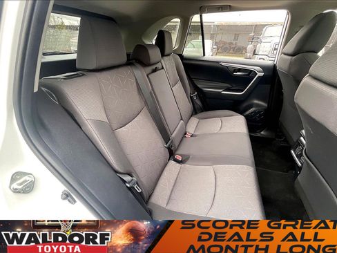 Used 2019 Toyota RAV4 XLE w/ Carpet Mat Package image 32