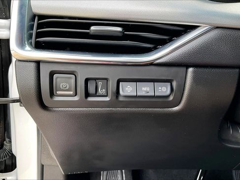 Used 2023 Cadillac XT4 Premium Luxury w/ Technology Package image 34