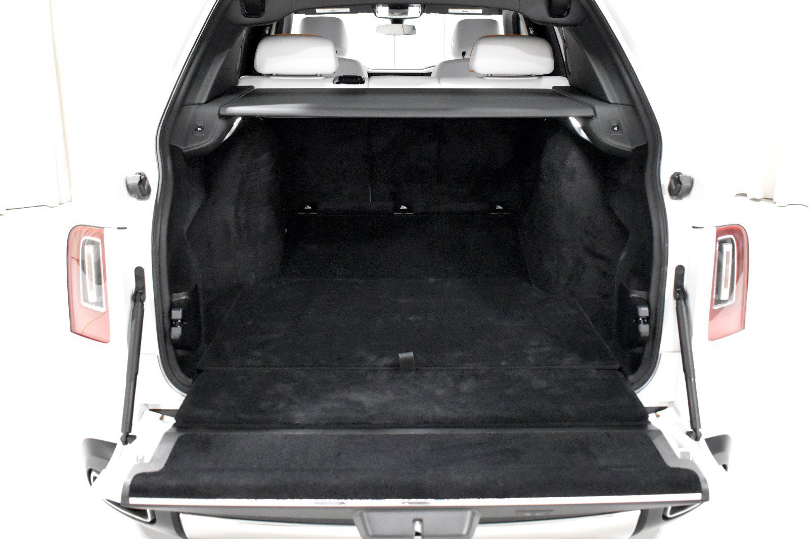 Certified 2023 Rolls-Royce Cullinan AWD/4WD image 43