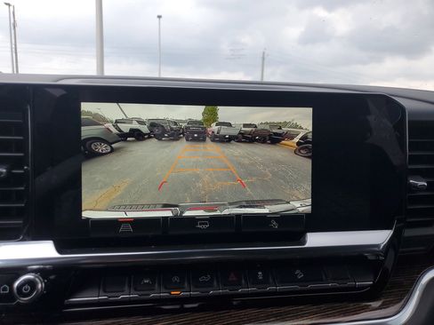 New 2026 GMC Sierra 1500 SLE image 25