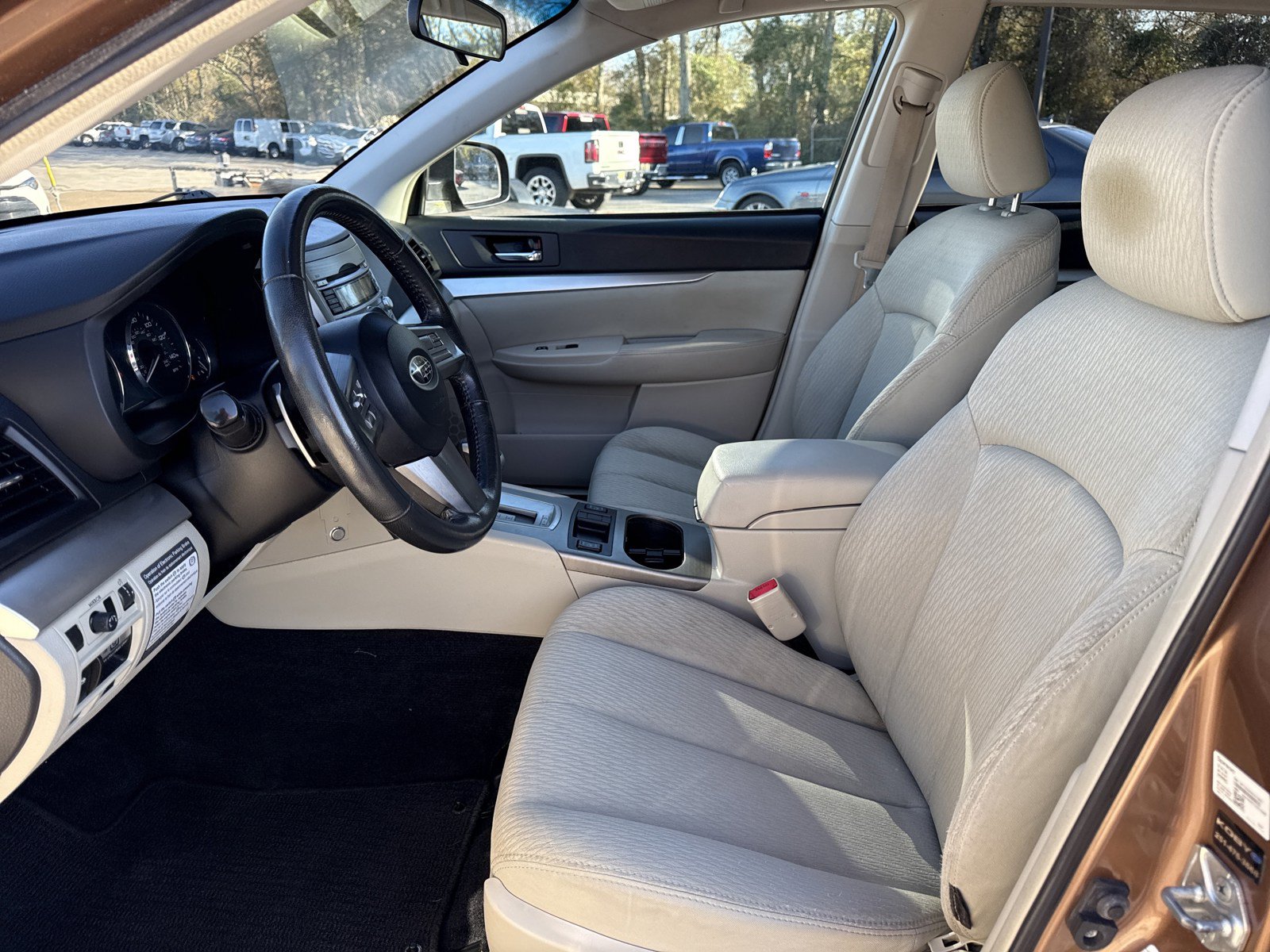 Used 2011 Subaru Outback 2.5i Premium w/ All-Weather Pkg AWD/4WD image 11