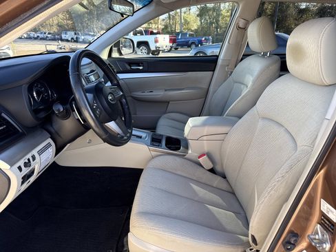 Used 2011 Subaru Outback 2.5i Premium w/ All-Weather Pkg image 11