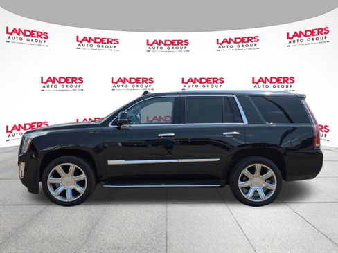 Used 2020 Cadillac Escalade Luxury AWD/4WD image 6