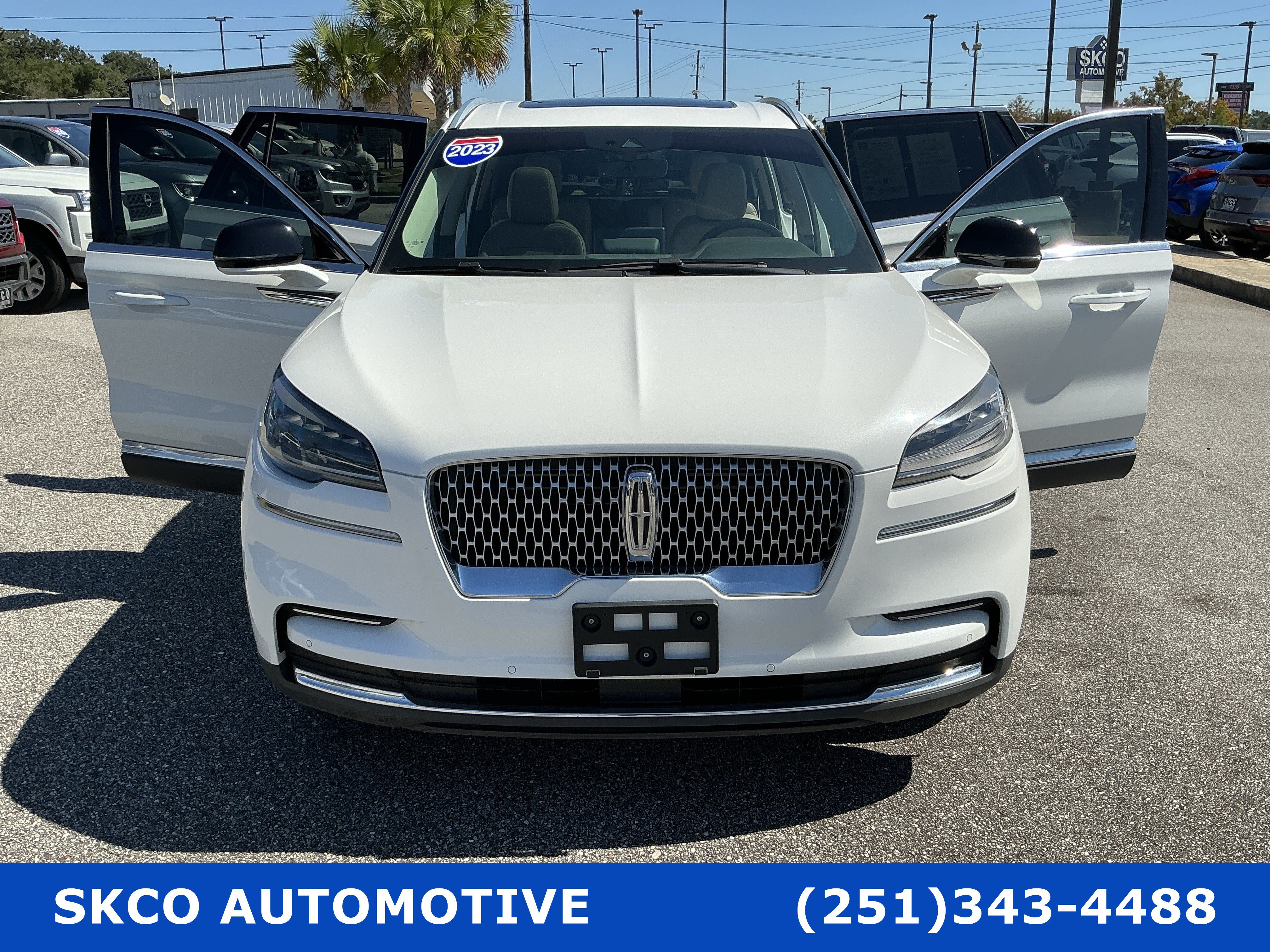 Used 2023 Lincoln Aviator 2WD w/ Premium Package image 30