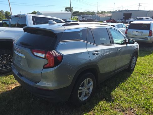 Used 2023 GMC Terrain SLE w/ Driver Convenience Package FWD image 6