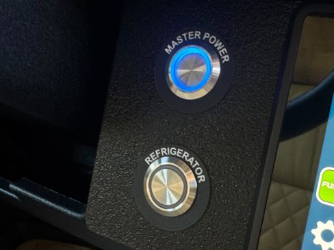 Used 2019 Mercedes-Benz Sprinter 170 image 32