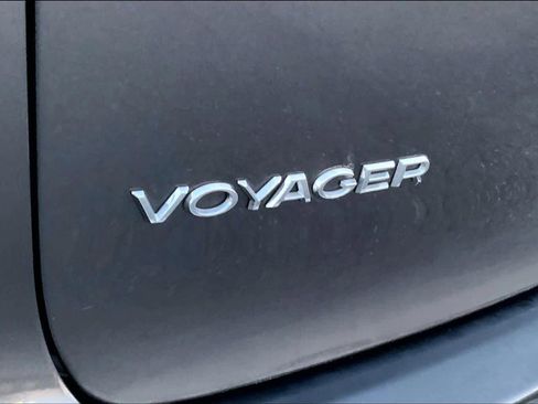 Used 2023 Chrysler Voyager LX image 30