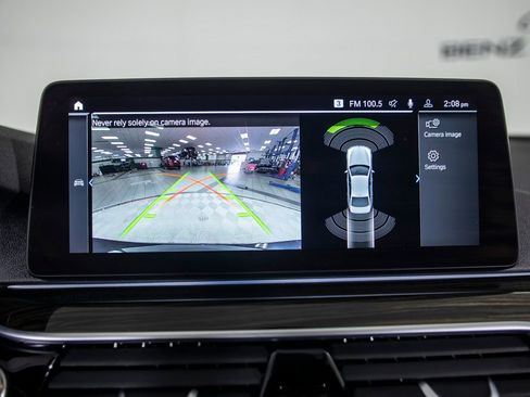 Used 2023 BMW 530e w/ Executive Package image 23