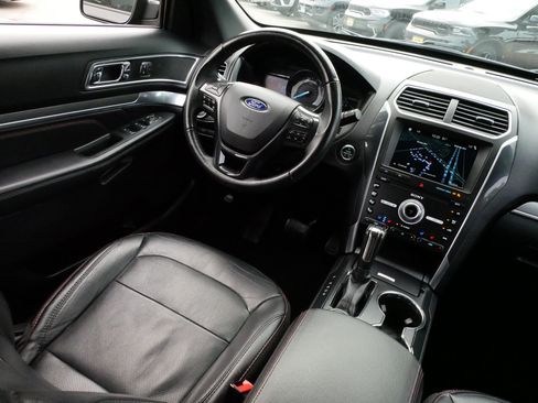 Used 2019 Ford Explorer Sport AWD/4WD image 9