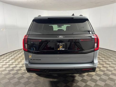 Used 2026 Ford Expedition Platinum w/ Stealth Appearance Package AWD/4WD image 5