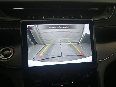 Used 2025 Jeep Grand Cherokee Limited image 18