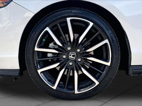 Used 2023 Honda Accord Touring image 11