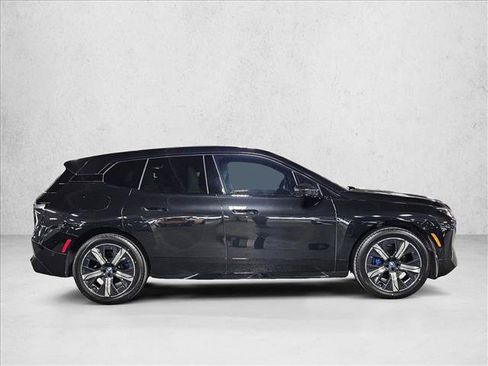 Used 2024 BMW iX xDrive50 w/ Premium Package AWD/4WD image 4