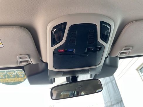 Used 2025 Subaru Outback Premium image 18