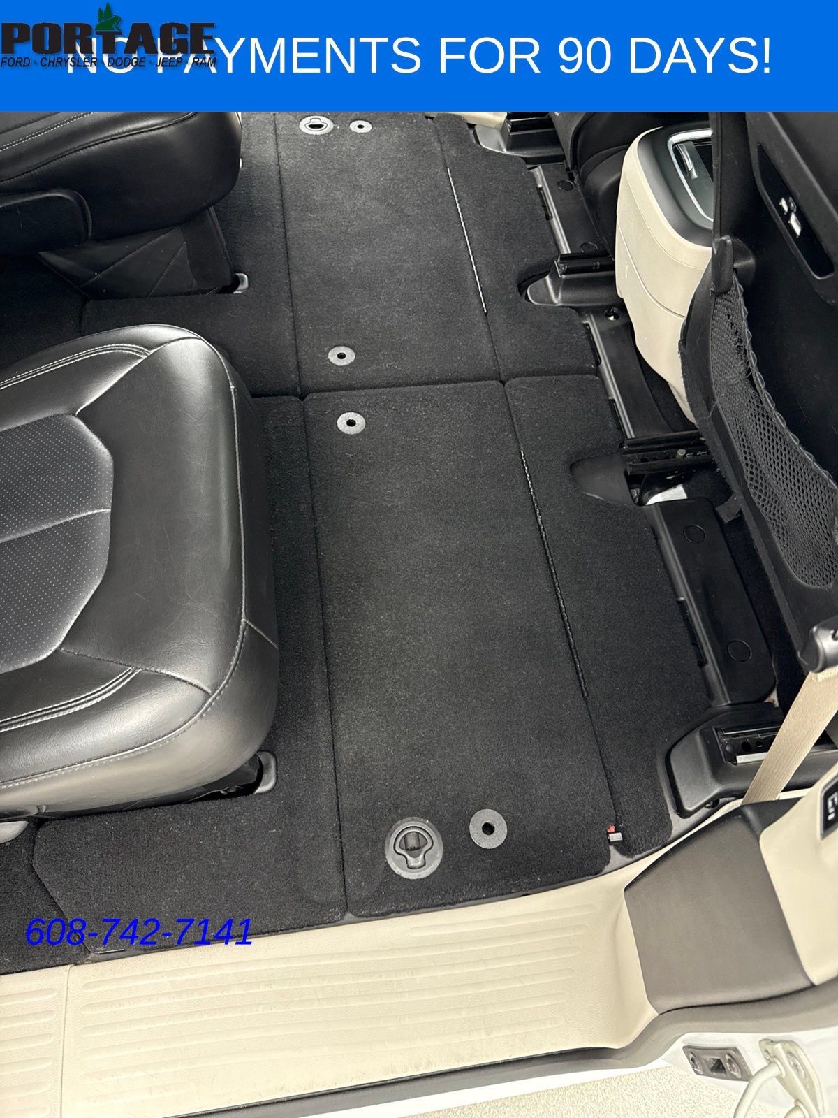 Used 2024 Chrysler Pacifica Touring-L FWD image 25