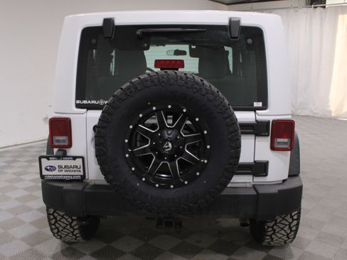Used 2012 Jeep Wrangler Rubicon w/ PWR Convenience Group image 25