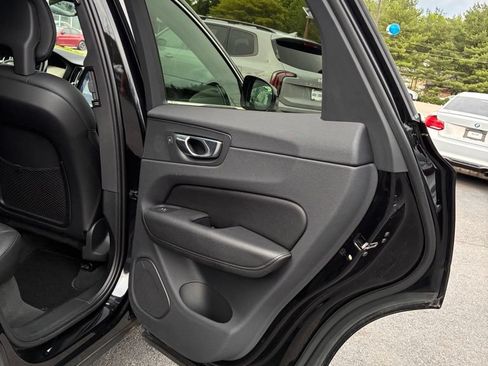 Used 2018 Volvo XC60 T5 Momentum w/ Vision Package AWD/4WD image 48