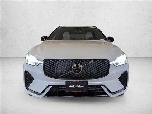New 2026 Volvo XC60 B5 Plus w/ Climate Package image 7