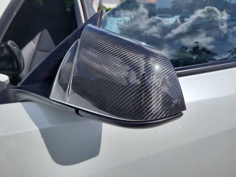 Used 2024 Tesla Model Y Long Range AWD/4WD image 37