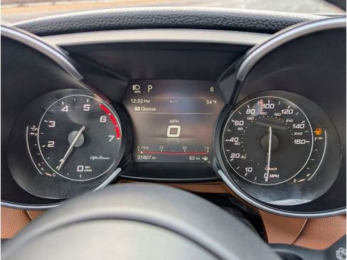 Used 2019 Alfa Romeo Giulia Sprint w/ Cold Weather Package image 19