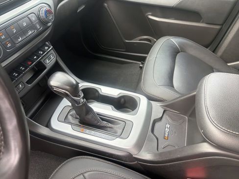 Used 2022 Chevrolet Colorado ZR2 AWD/4WD image 32