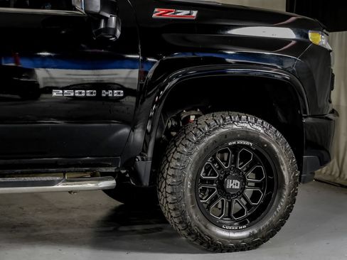 Used 2020 Chevrolet Silverado 2500 LTZ AWD/4WD image 8