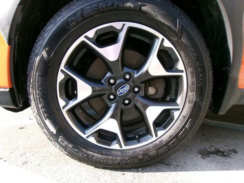 Used 2019 Subaru Crosstrek 2.0i Premium w/ Moonroof Package image 8