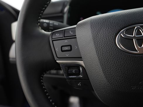 Used 2025 Toyota Camry SE image 23