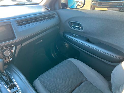 Used 2019 Honda HR-V Sport image 11