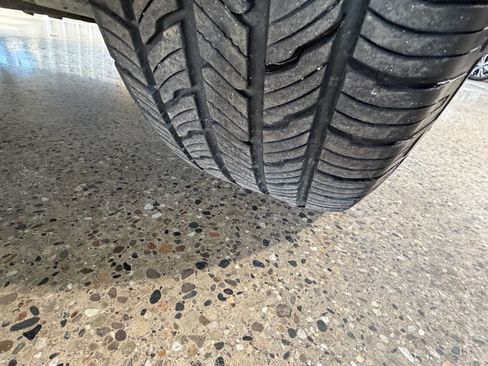 Used 2023 Kia Carnival LX image 41