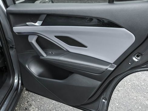 New 2025 Volkswagen Tiguan SE R-Line image 37